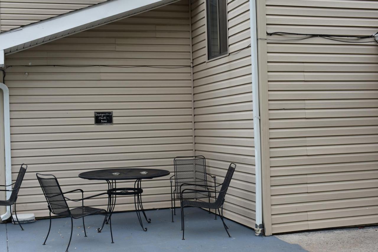 Super 8 By Wyndham La Vale/cumberland Area Motel