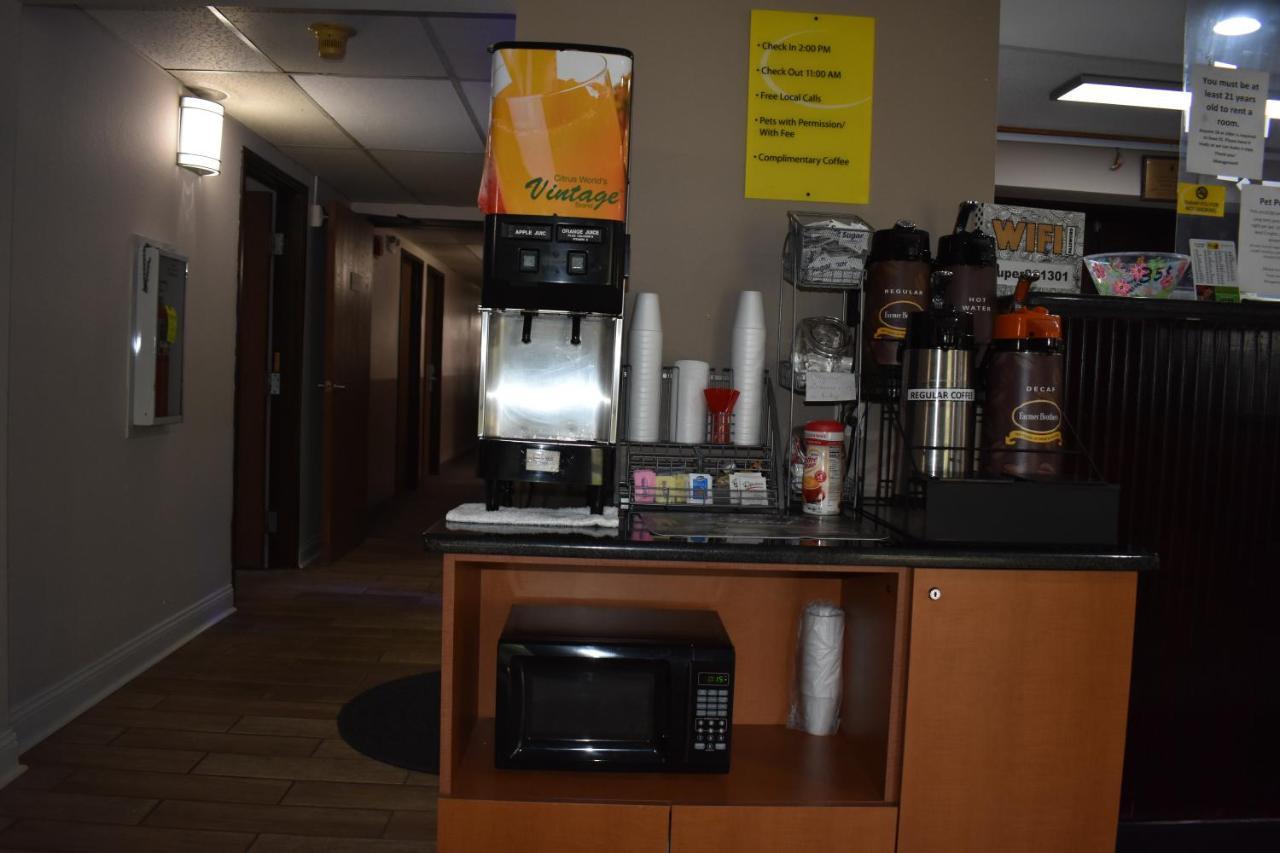 Super 8 By Wyndham La Vale/cumberland Area Motel 2*